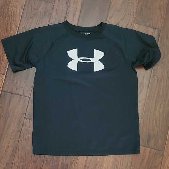 Under Armour boy's Black T-Shirt size XL - Picture 1 of 5